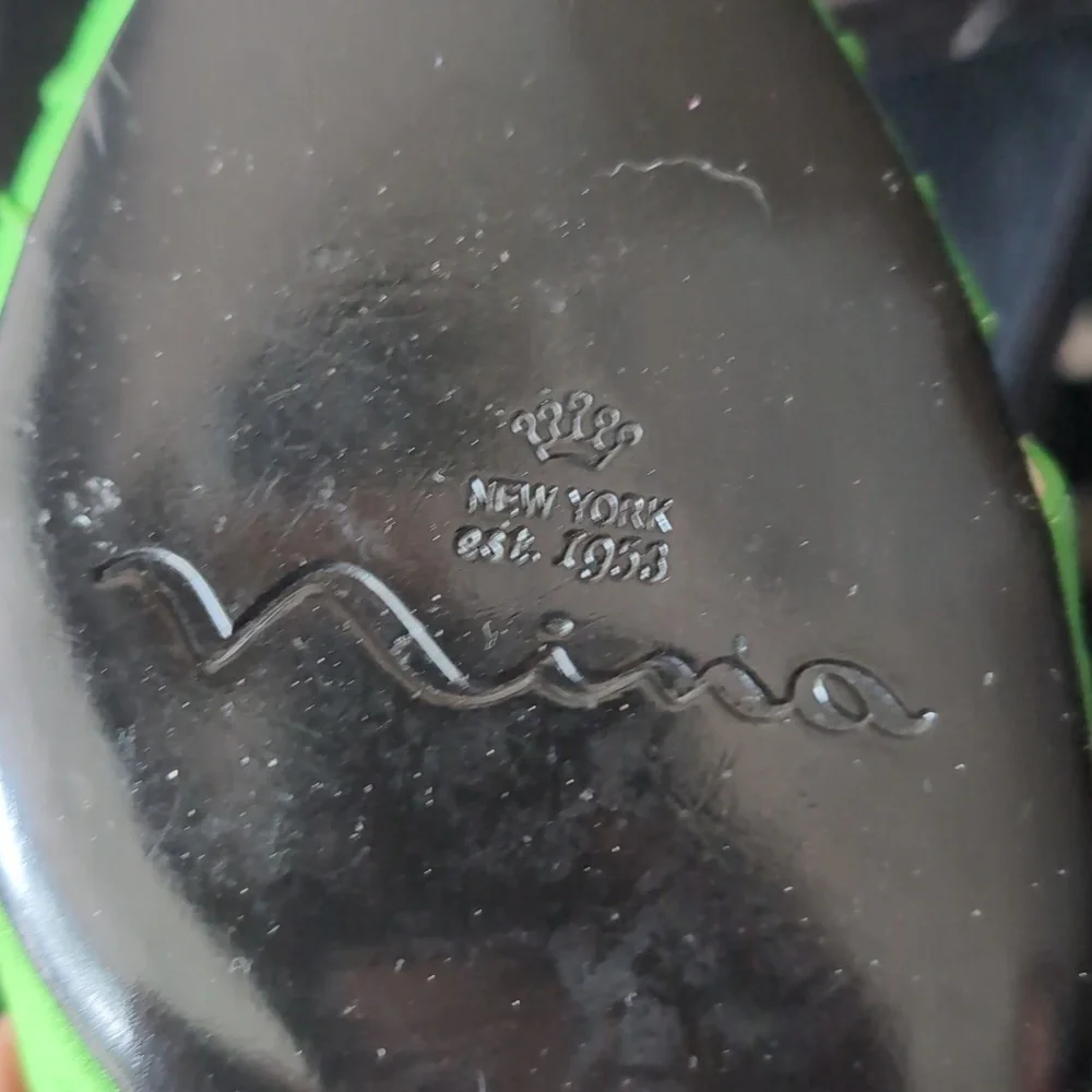 Heels - Picture 3 of 4